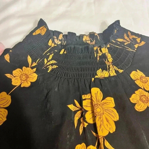 Sanctuary Floral Turtleneck Blouse Size Large - Picture 2 of 9